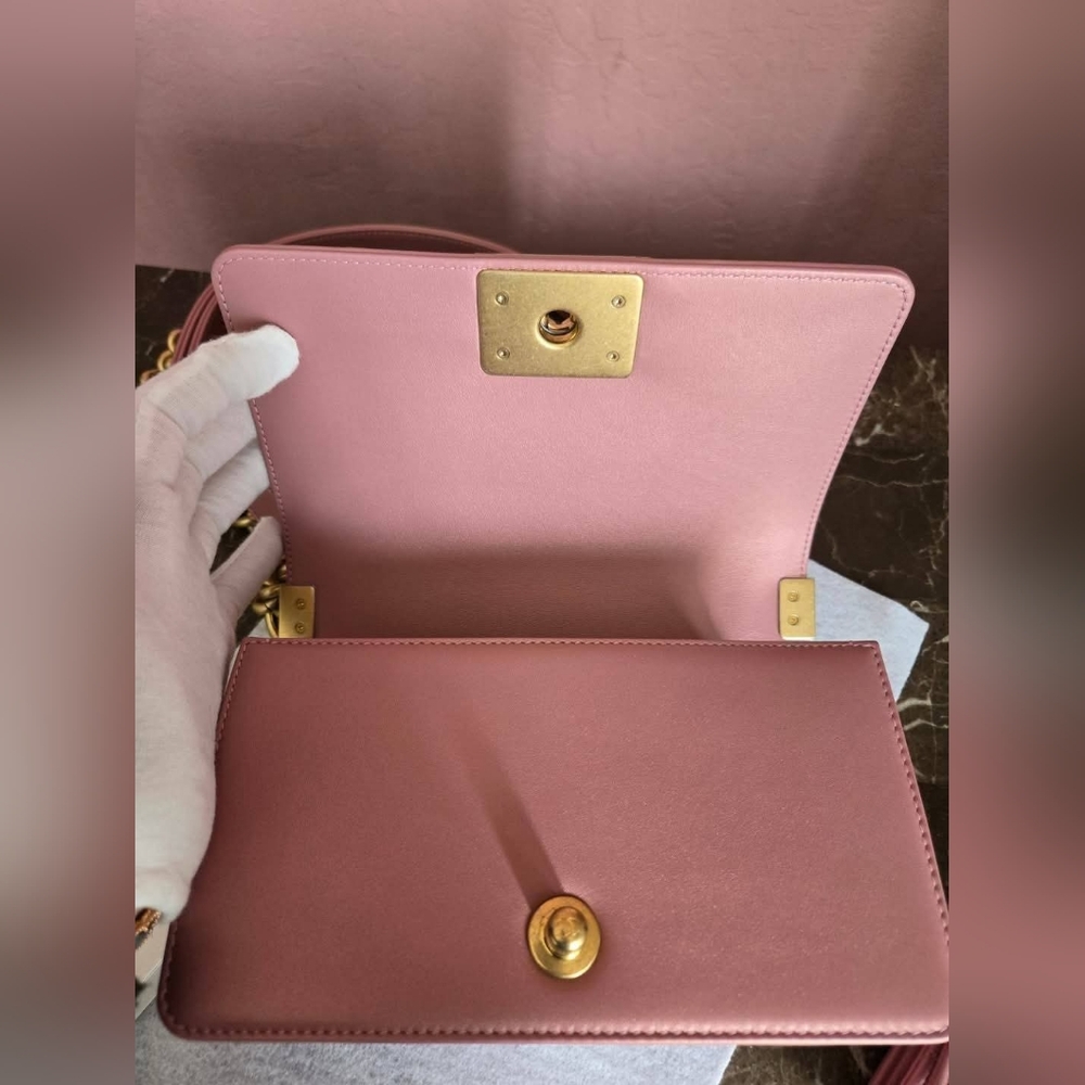 CHANEL Small Boy Bag. - Picture 15 of 15